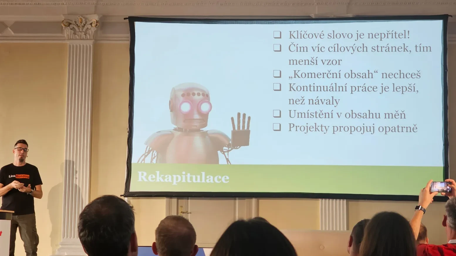 Zdeněk Dvořák vypráví o SpamBrain na SEO Restart 2025
